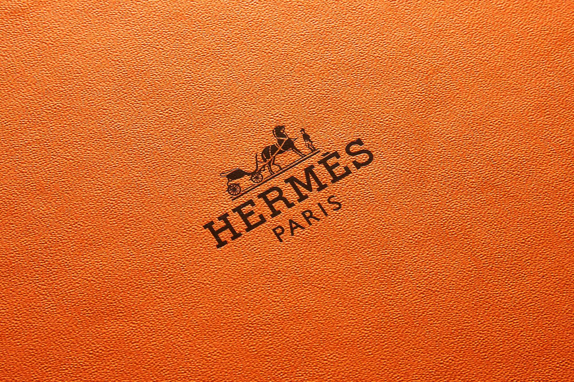 ゴールドトーンの金具HERMES